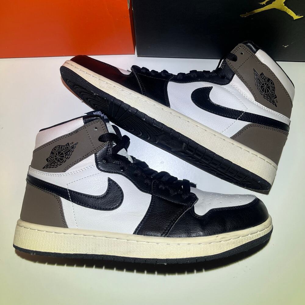 Air Jordan 1 Retro OG High Dark Mocha 2020 - Size 9.5